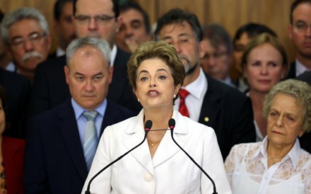 Dilma apela aos brasileiros para se mobilizarem contra o 'golpe'