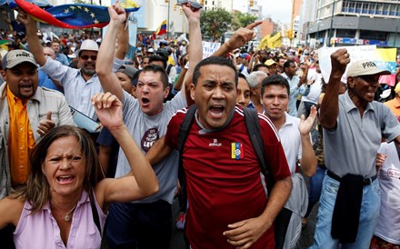 Protestos na capital da Venezuela acabam em confrontos