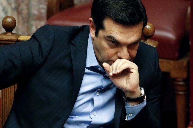Banca grega desliza em bolsa com moção de confiança a Tsipras à vista