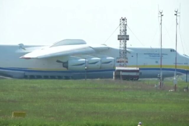 Maior avião de carga do mundo já aterrou na Austrália