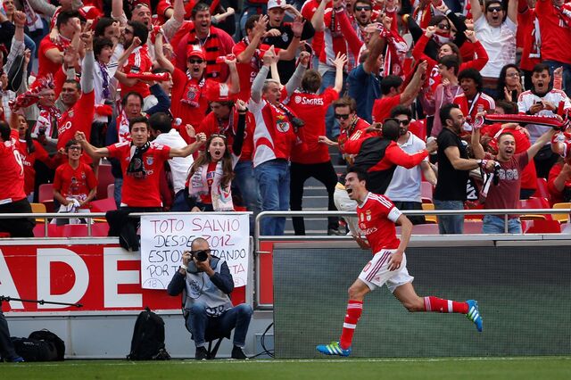 Benfica é tricampeão