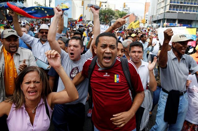Protestos na capital da Venezuela acabam em confrontos