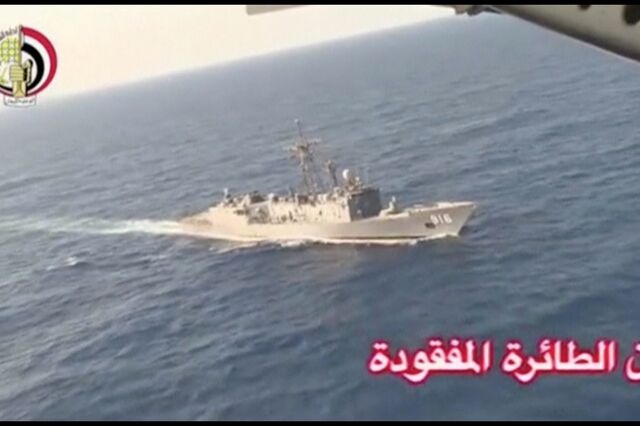 Investigadores admitem explosão no avião da EgyptAir