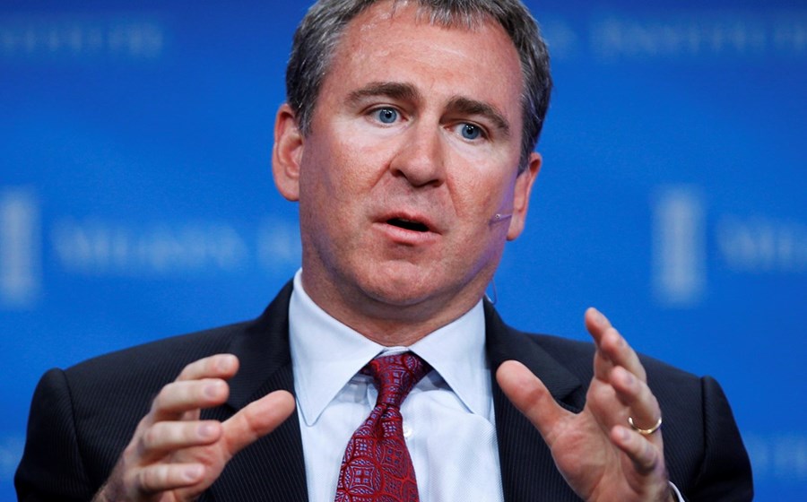 Kenneth Griffin, Citadel. O fundador da gestora Citadel está no topo da lista dos gestores de “hedge funds” mais bem pagos. Griffin, que criou o seu primeiro veículo de investimento quando ainda estudava em Harvard, levou para casa 1,7 mil milhões de dólares.