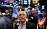 Wall Street volta a negociar em terreno negativo 
