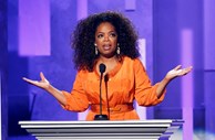 21.ª Oprah Winfrey (apresentadora e investidora)
É verdade que no ranking passado estava na 12.ª posição.  Oprah Winfrey continua a ser considerada pela Forbes das mulheres mais poderosas. Em 2015 até comprou 10% da 
Weight Watchers e as acções da empresa dispararam. Continua a ser líder de audiências nos Estados Unidos.
