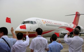 Conheça o primeiro avião Made in China que começou a voar esta semana