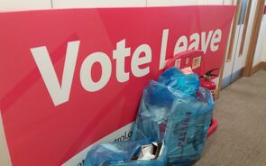 Numa espécie de concurso na sede de campanha do leave