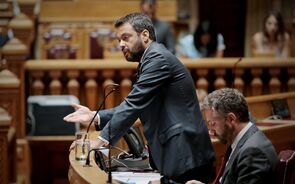debate desempregados parlamento miguel cabrita emprego