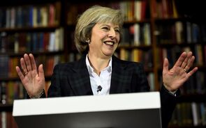 Theresa May, comparada a Merkel, diz que é a melhor pessoa para chefe de Governo