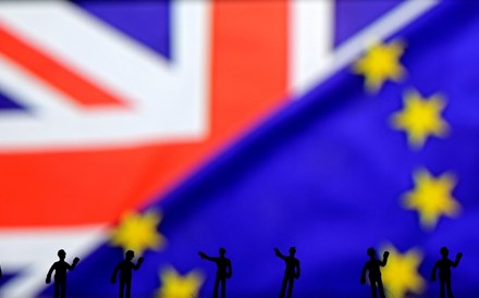 Parlamento britânico chumba emenda que protegia trabalhadores da UE no pós-Brexit