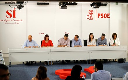 PSOE rejeita viabilizar investidura de Rajoy e deixa Espanha em suspenso