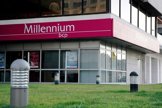 BCP cai 2,5% em dia de fusão de acções