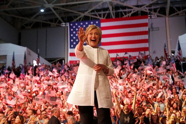 Nos EUA, os bilionários estão ao lado de Clinton