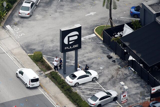 Autor do massacre de Orlando era 'combatente do Estado Islâmico'  
