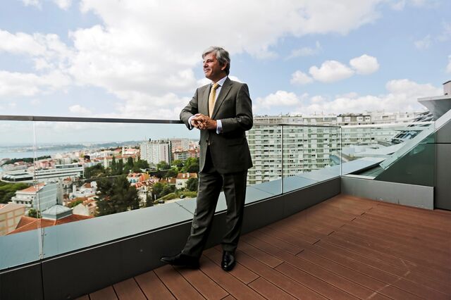 'Compramos problemas. Para os quais temos soluções'  
