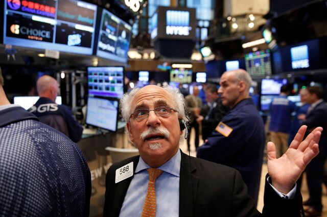 Wall Street volta a negociar em terreno negativo 