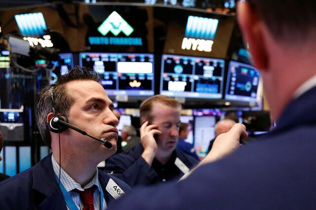 Receios na frente comercial pressionam Wall Street
