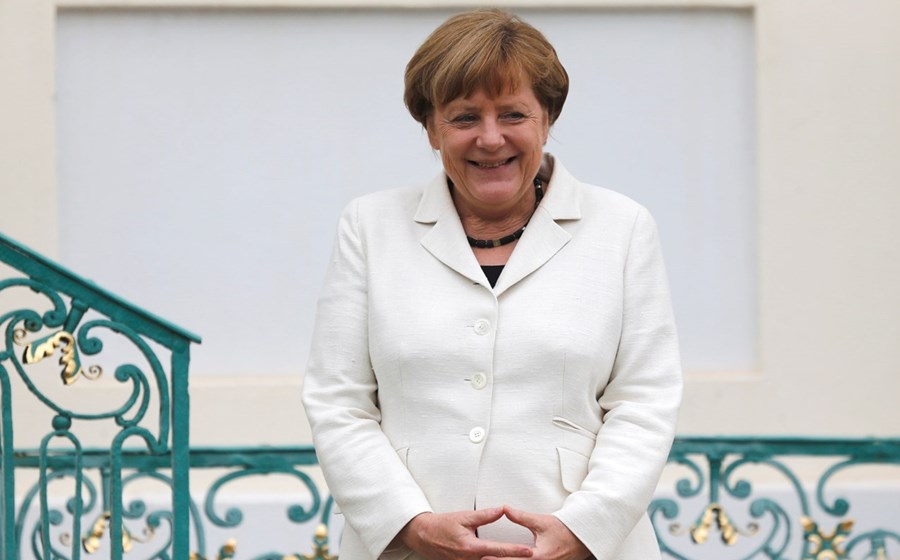 1ª Angela Merkel (Chanceler da Alemanha)
Pelo sexto ano consecutivo, a chanceler alemã lidera o 'ranking' da Forbes  mulheres mais poderosas do mundo. Lidera o Governo alemão desde 2005 e consta desta lista da Forbes todos os anos desde então. Enfrenta novas eleições em 2017, sendo que nesta altura tem a popularidade mais baixa devido à crise dos refugiados..