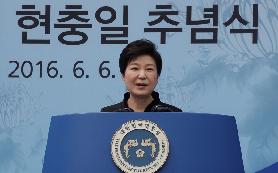 12.ª Park Geun-hye (Presidente da Coreia do Sul)
Outro país liderado por uma mulher. Geun-hye está à frente da 14.ª economia a nível mundial. E fazendo fronteira com o vizinho imprevisível, Kim Jong-un, que tem tentado demonstrar posições de força. Park Guen-hye, segundo a Forbes, tem-se mostrado firme contra os testes nucleares a norte. 
