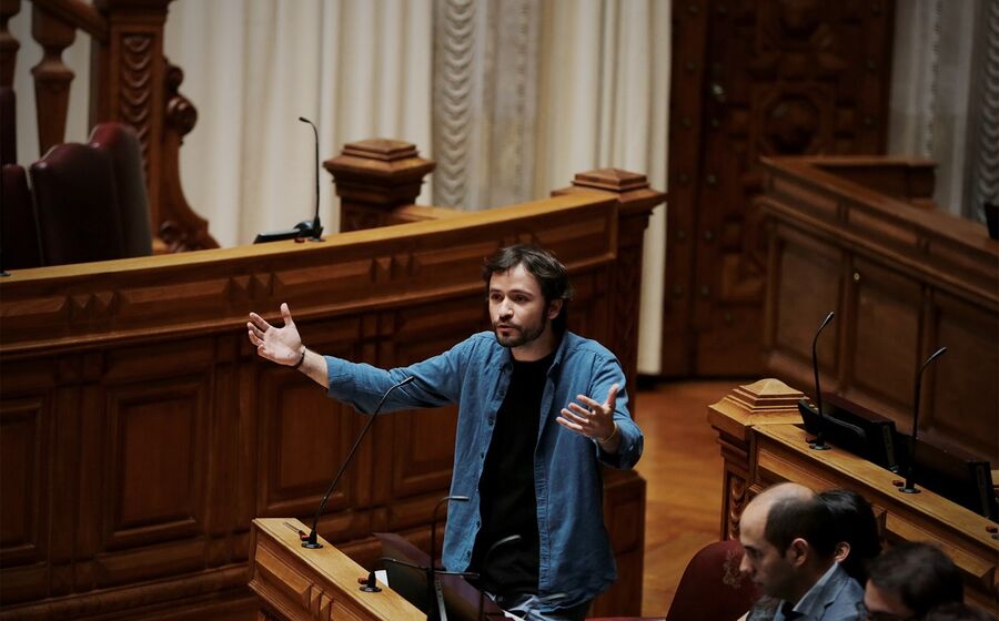 debate desempregados parlamento josé soeiro bloco esquerda be