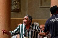debate estado nação parlamento manifestante