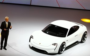 Porsche vai criar 1.400 postos de trabalho para a produção do eléctrico Mission E