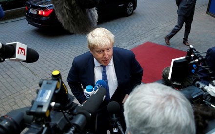 Boris Johnson diz que processo de saída da UE 'não se deve arrastar'