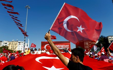 Turquia manda deter 42 jornalistas