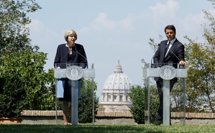 May prossegue périplo europeu com visita a Roma