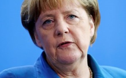 Merkel anuncia plano para um 'novo rumo' da União Europeia