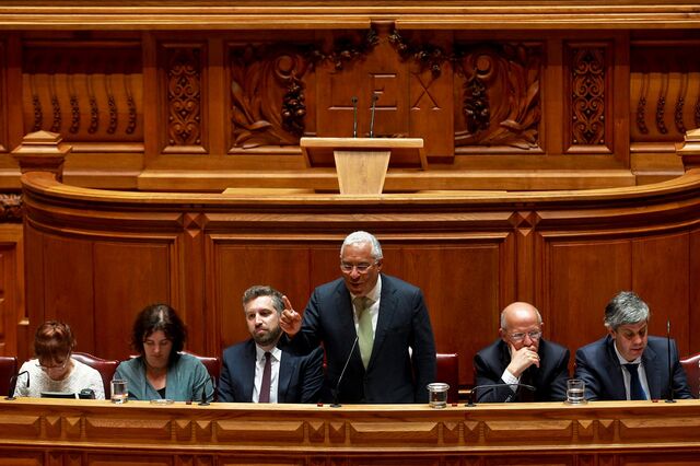 PS aliado à direita em mais de cem diplomas no Parlamento