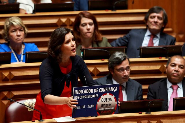 CDS diz-se 'oposição firme e acutilante'
