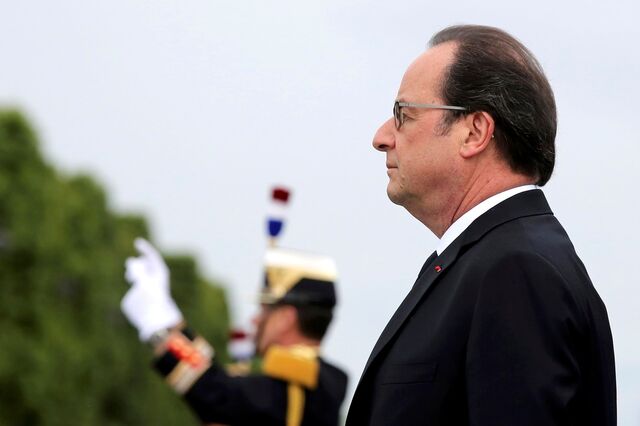 Presidente francês admite estender estado de emergência por seis meses