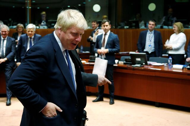 Boris Johnson demite-se do governo de May