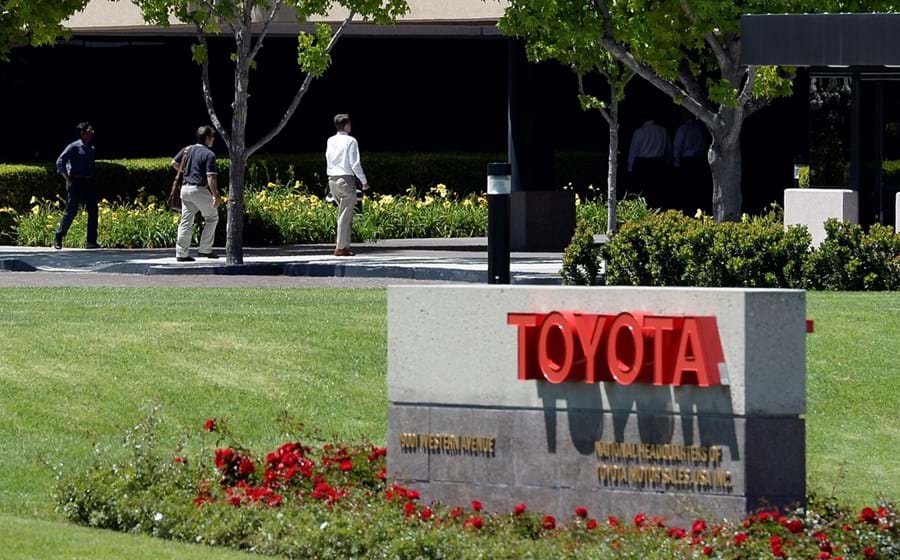 Toyota Motor 236,592 mil milhões de dólares