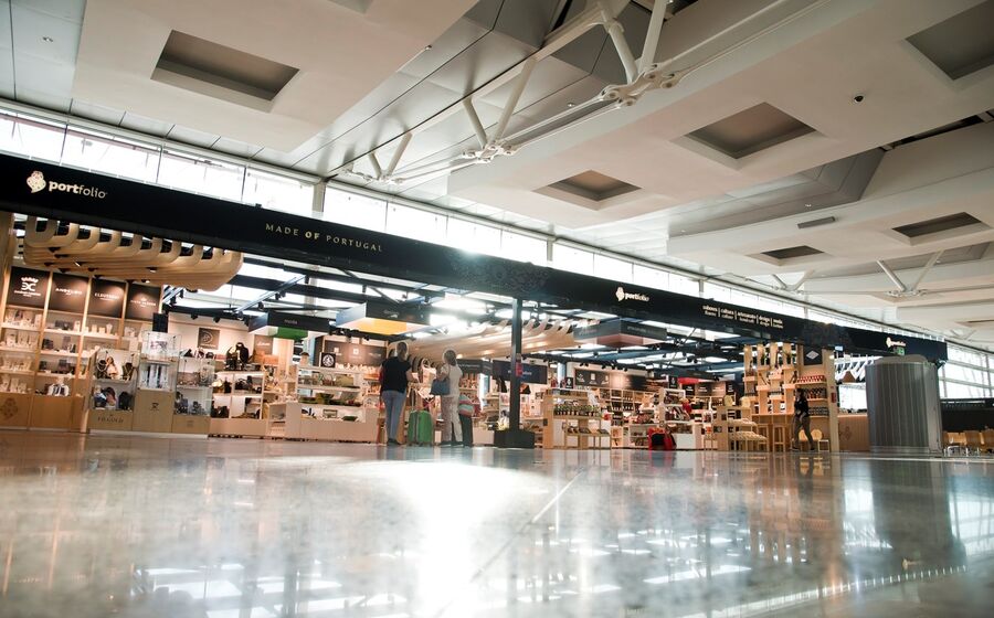 aeroporto sá carneiro lojas