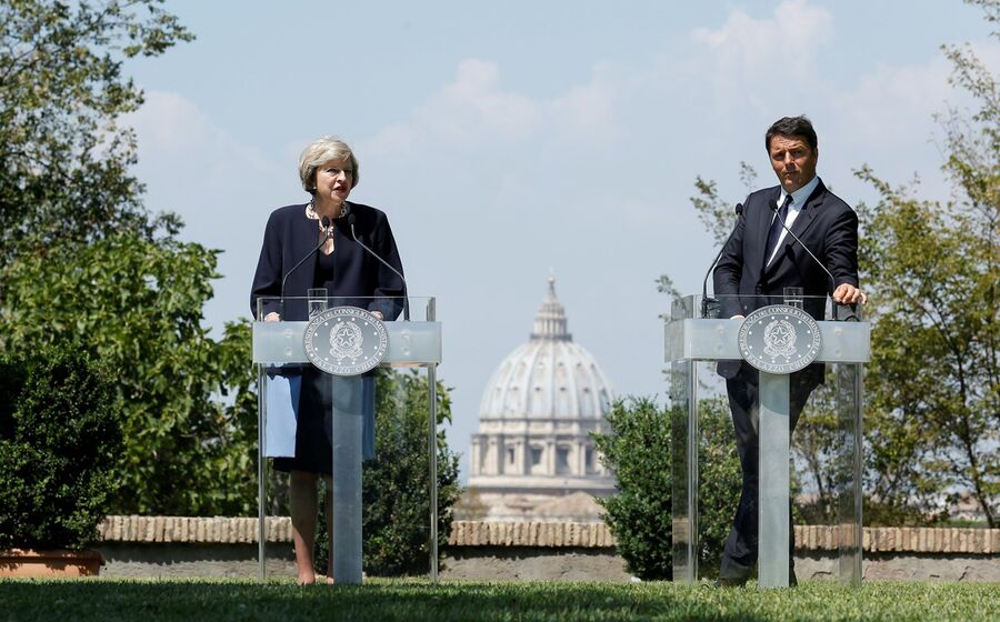 Theresa May Matteo Renzi