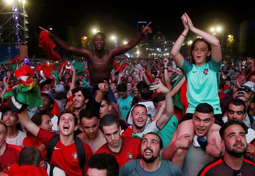 Euro2016: O dia em que Portugal festejou um título inédito - Europeu -  Jornal de Negócios