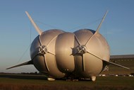 Airlander 10, a maior aeronave do mundo.