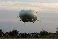 Airlander 10, a maior aeronave do mundo.