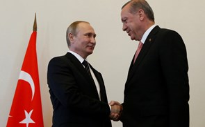 Putin e Erdogan acordam reforço de laços entre Ancara e Moscovo