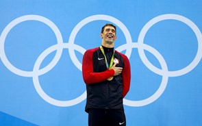 Phelps mantém domínio e chega às 21 medalhas de ouro