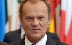 Tusk reeleito presidente da UE com voto contra do seu país