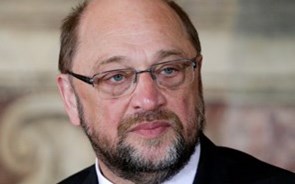 Schulz desiste de enfrentar Merkel