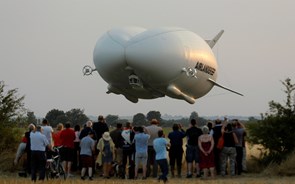 Maior aeronave do mundo já fez o primeiro voo