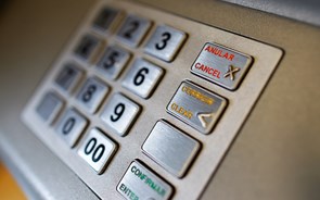 Euronet esclarece que comissões nos ATM são cobradas pelos bancos