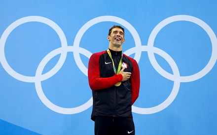 Phelps mantém domínio e chega às 21 medalhas de ouro