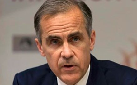 Banco de Inglaterra mantém taxa de juro, mas sinaliza novas descidas