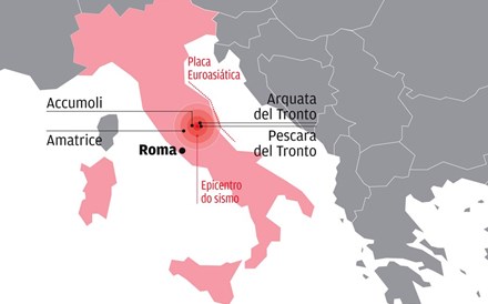 Pelo menos 159 mortos em sismo no centro de Itália